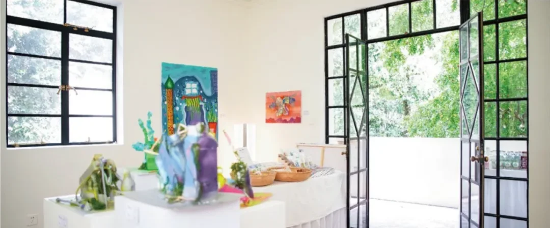 Artwork displayed in a bright exhibition space · Source article image